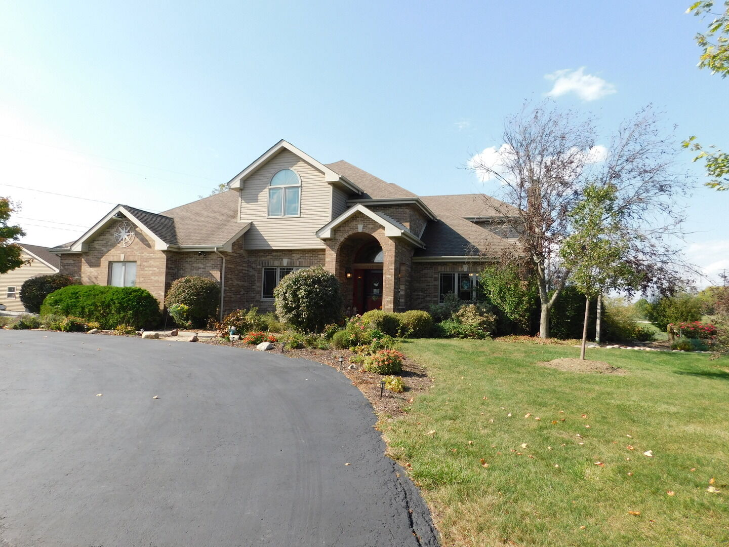 Property Photo: 26040 S Creekside Drive IL 60449