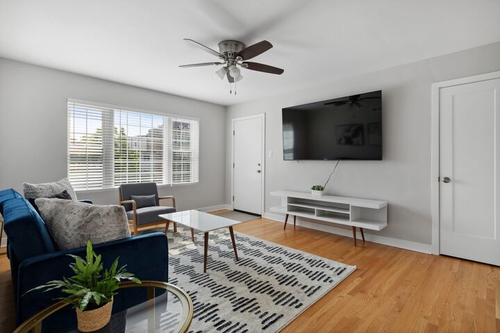 Property Photo: 136 Ridge Avenue 2 IL 60202