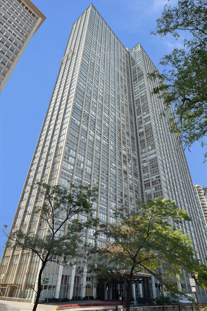 Property Photo: 655 W Irving Park Road 2503 IL 60613