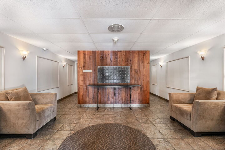 Property Photo:  512 Redondo Drive 512  IL 60516 