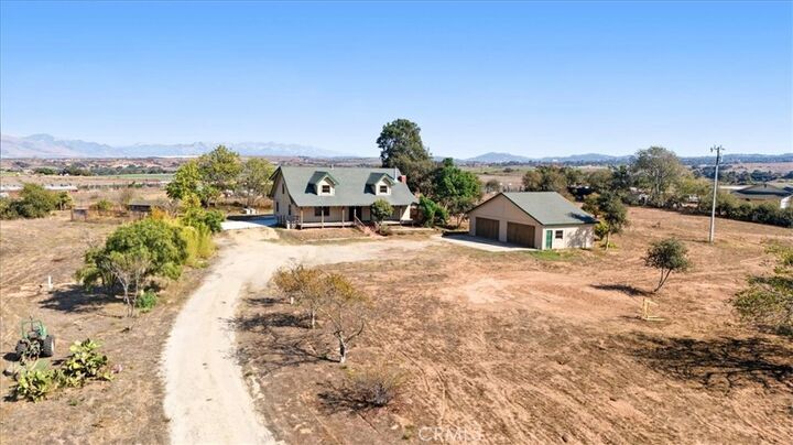 Property Photo:  2935 E Clark  CA 93455 