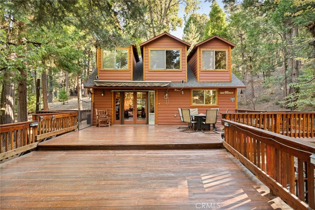 Property Photo:  637 Crest Estates Court  CA 92352 