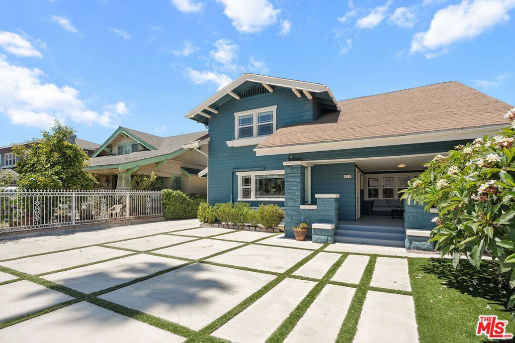 Property Photo:  251 S Ardmore Avenue  CA 90004 