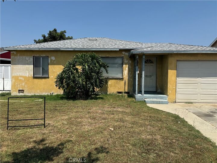 Property Photo:  917 W 130th  CA 90222 