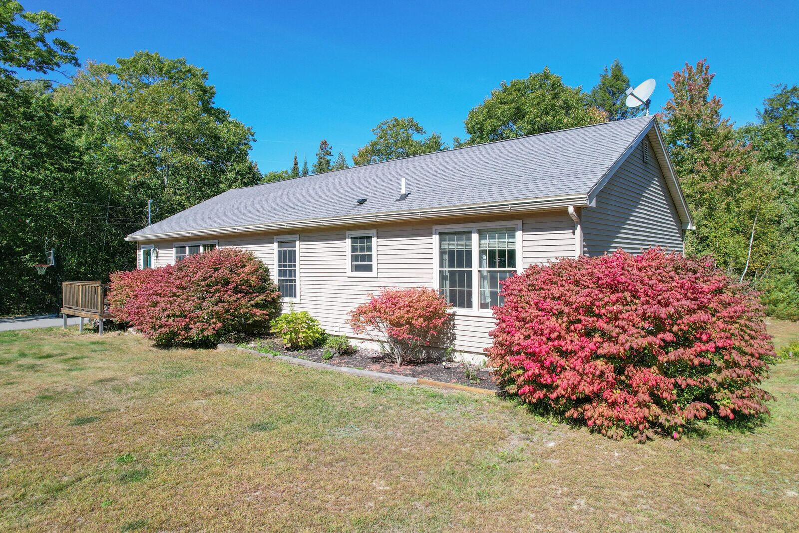 Property Photo:  337 Town Farm Road  ME 04416 