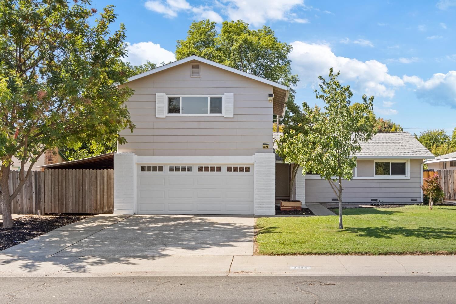 Property Photo: 3424 Pageant Drive CA 95826