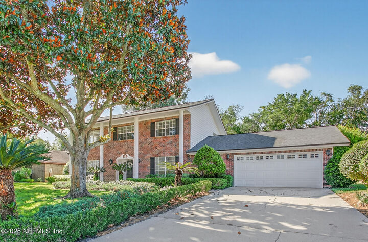 Property Photo:  8637 Royalwood Drive  FL 32256 