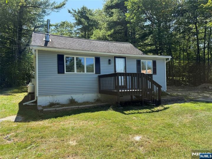Property Photo:  15 Forest Street  NJ 07826 