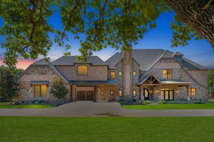 Property Photo: 594 Turner Warnell Road TX 76063