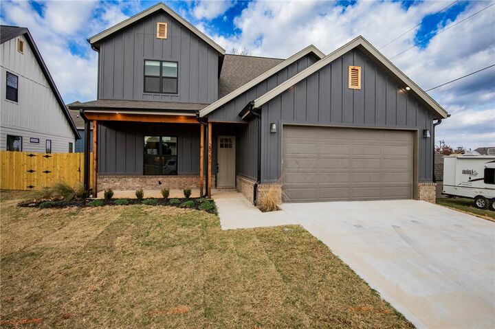 Property Photo:  2327 W Seminole Drive  AR 72758 