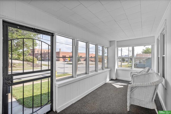 Property Photo:  1104 N 45th Street  NE 68132 