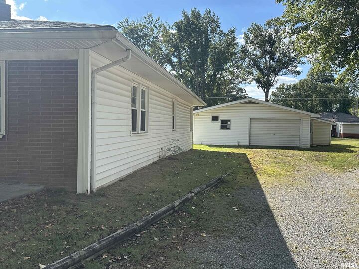 Property Photo:  813 Ritter Street  IL 62274 