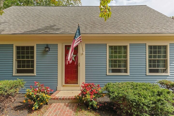 7 Horseshoe Cir  Sandwich MA 02563 photo