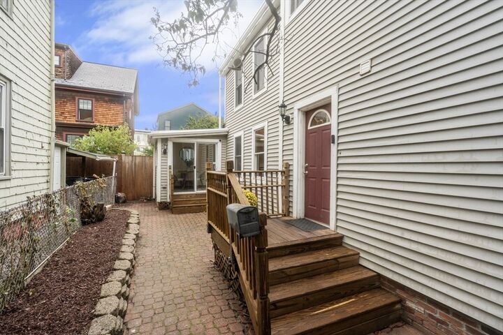 Property Photo:  161 Hamilton St 161  MA 02139 
