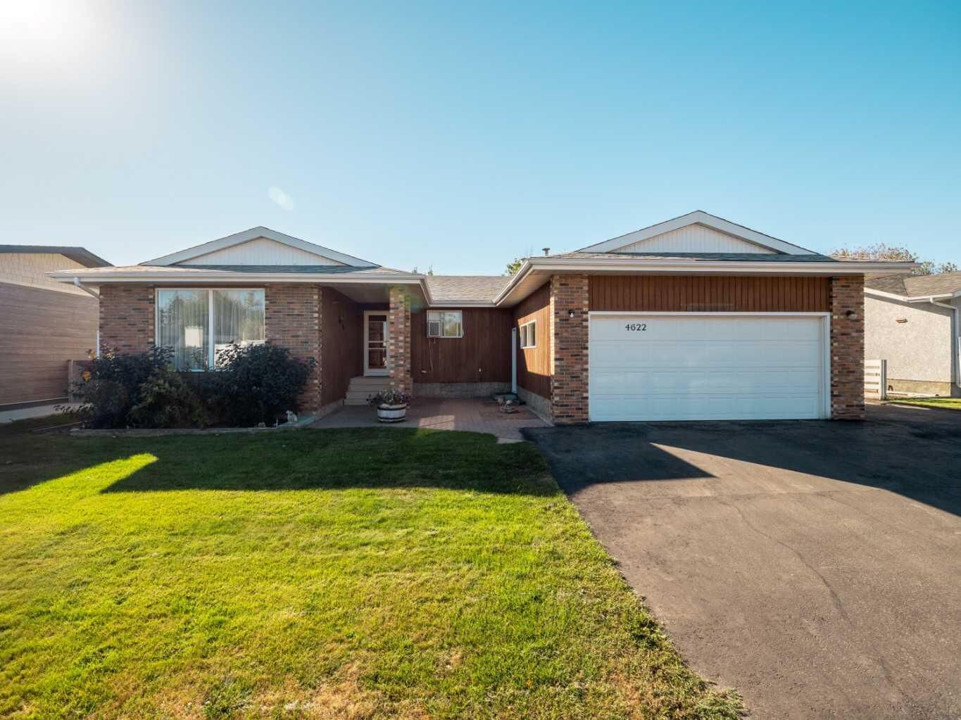 Property Photo:  4622 50 Avenue NE  AB T1G 2G8 