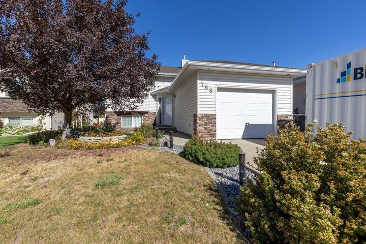 Property Photo:  188 Cougar Way N  AB T1H 6P4 