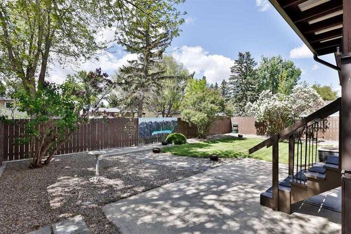 Property Photo:  418 Dieppe Boulevard S  AB T1J 3X1 