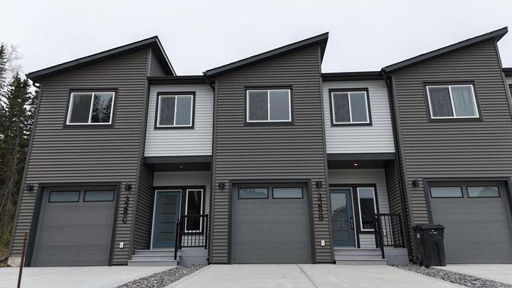 328B Boutin Avenue — photo 1