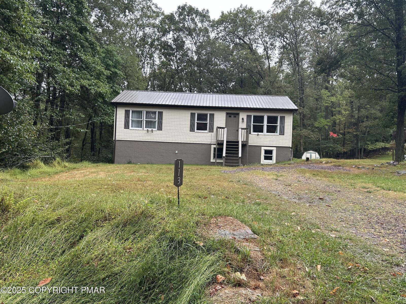 Property Photo: 113 Sunshine Drive PA 18661