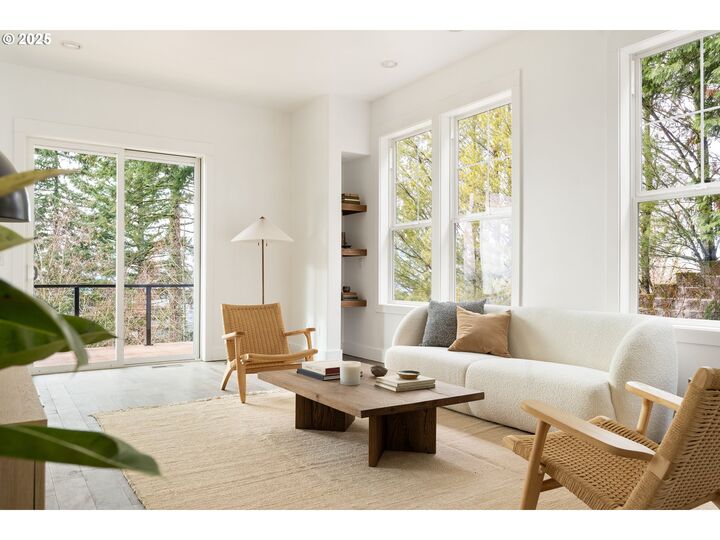 Property Photo:  290 SW Moonridge Pl  OR 97225 