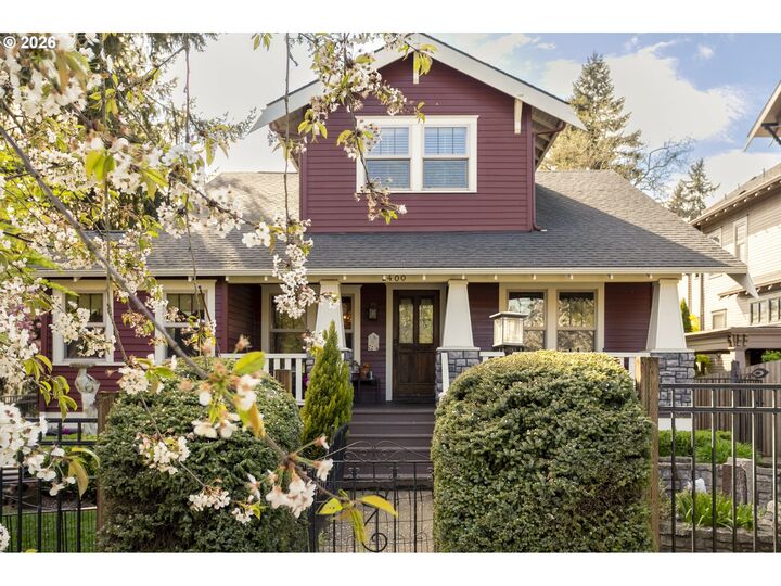 Property Photo: 2400 H St WA 98663