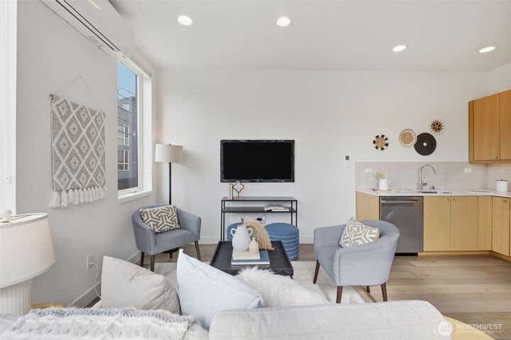 119 A  18th Avenue E  Seattle WA 98122 photo