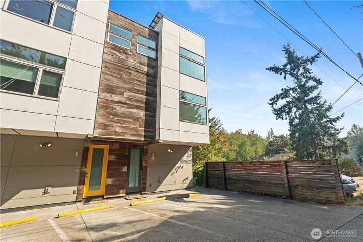 4529  Rainier Avenue S B  Seattle WA 98118 photo