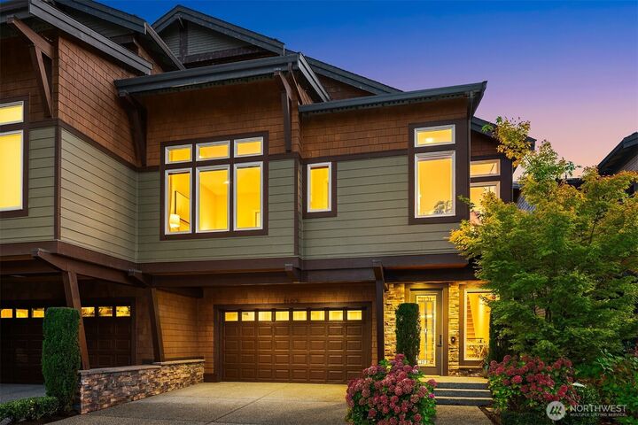 Property Photo:  1103 N 42nd Place  WA 98056 