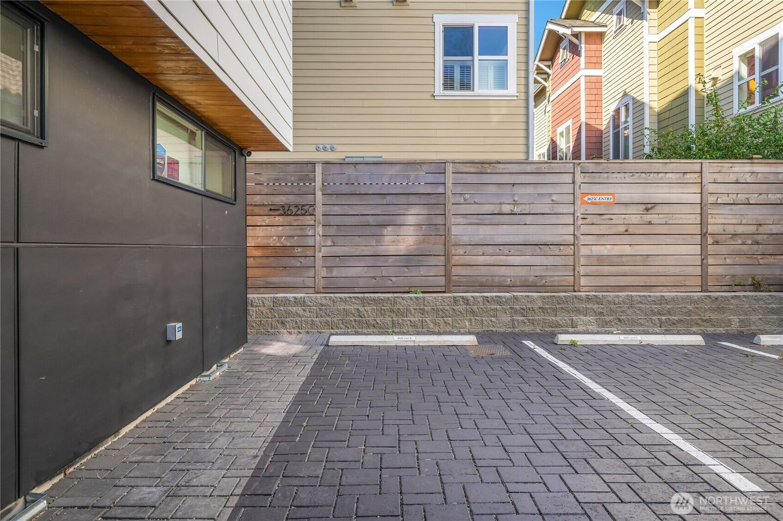 Property Photo: 3625 Wallingford Avenue N B WA 98103