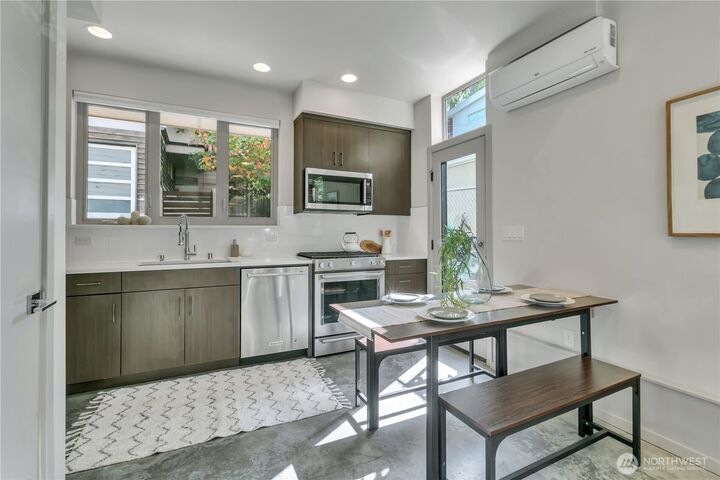 Property Photo: 5008 Fauntleroy Way SW B WA 98136