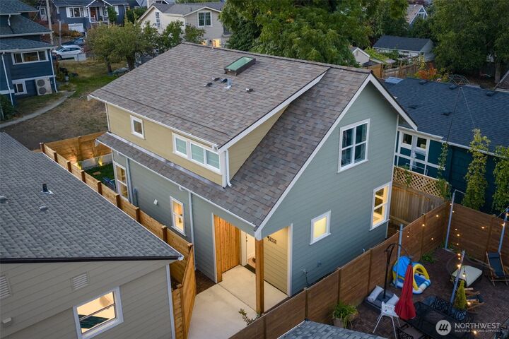 Property Photo:  4514 S Dawson Street  WA 98118 