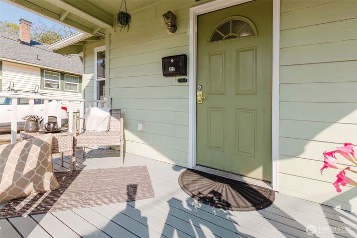 Property Photo:  122  Arvon Avenue  WA 98312 