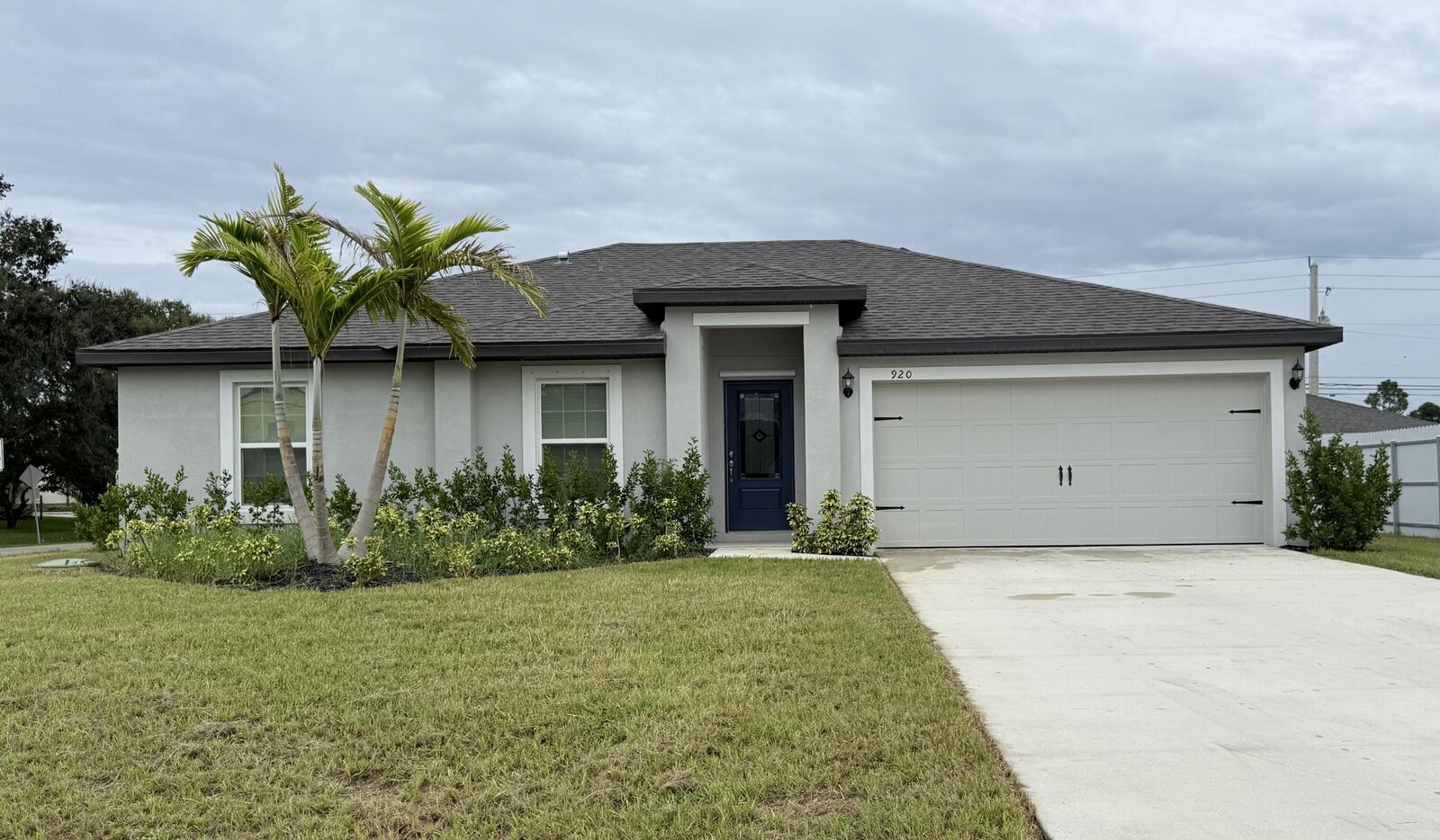 Property Photo:  920 SW Castaneda Lane SW  FL 34953 