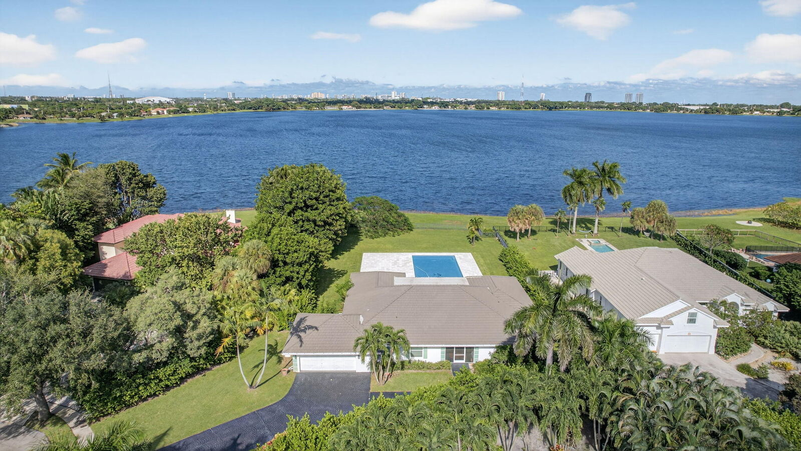 Property Photo: 8 Woodbrook Circle FL 33401