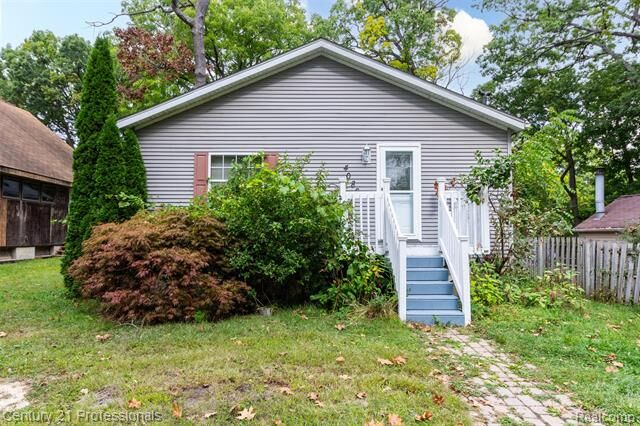 Property Photo:  4080 Cass Elizabeth Road  MI 48328 