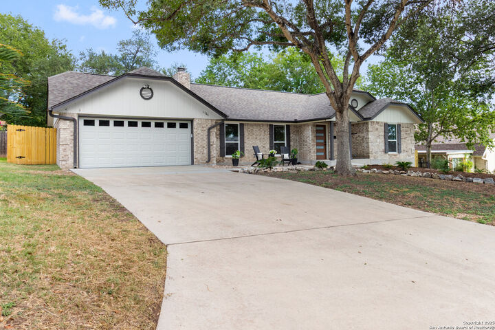Property Photo:  1124 Fox Run Circle  TX 78130 
