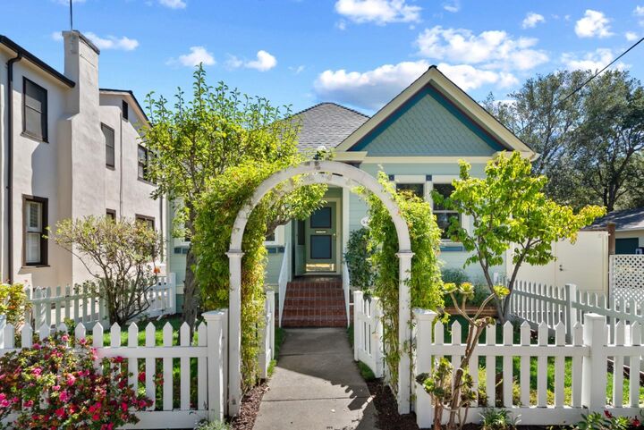 Property Photo:  560 Addison Avenue  CA 94301 
