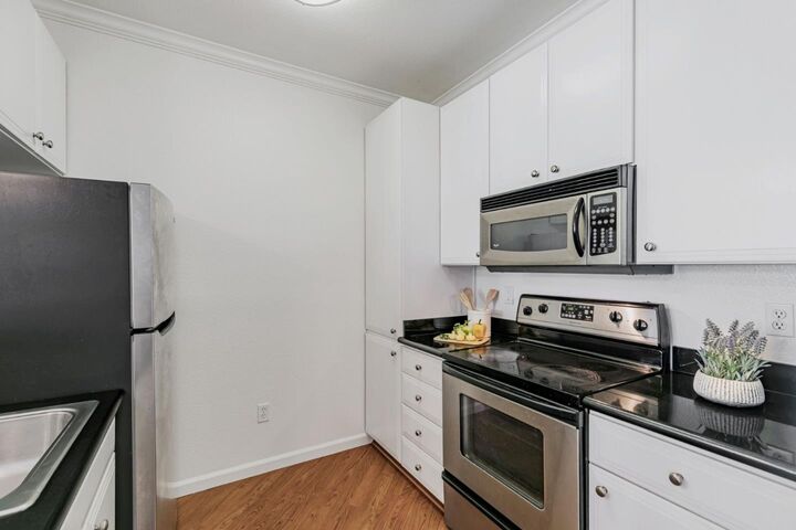 Property Photo:  801 South Winchester Boulevard 2401  CA 95128 