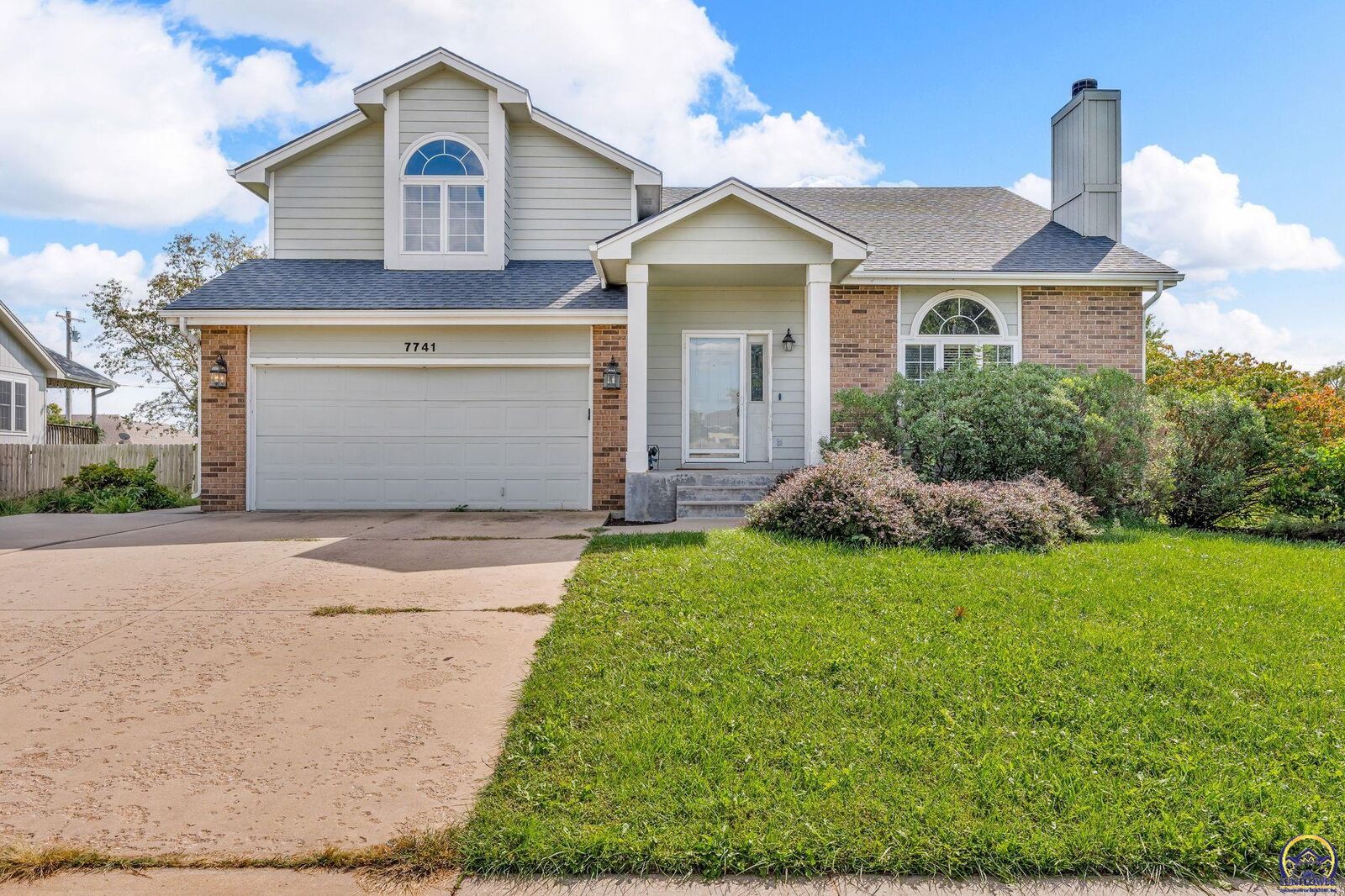 Property Photo: 7741 SW 26th St KS 66614