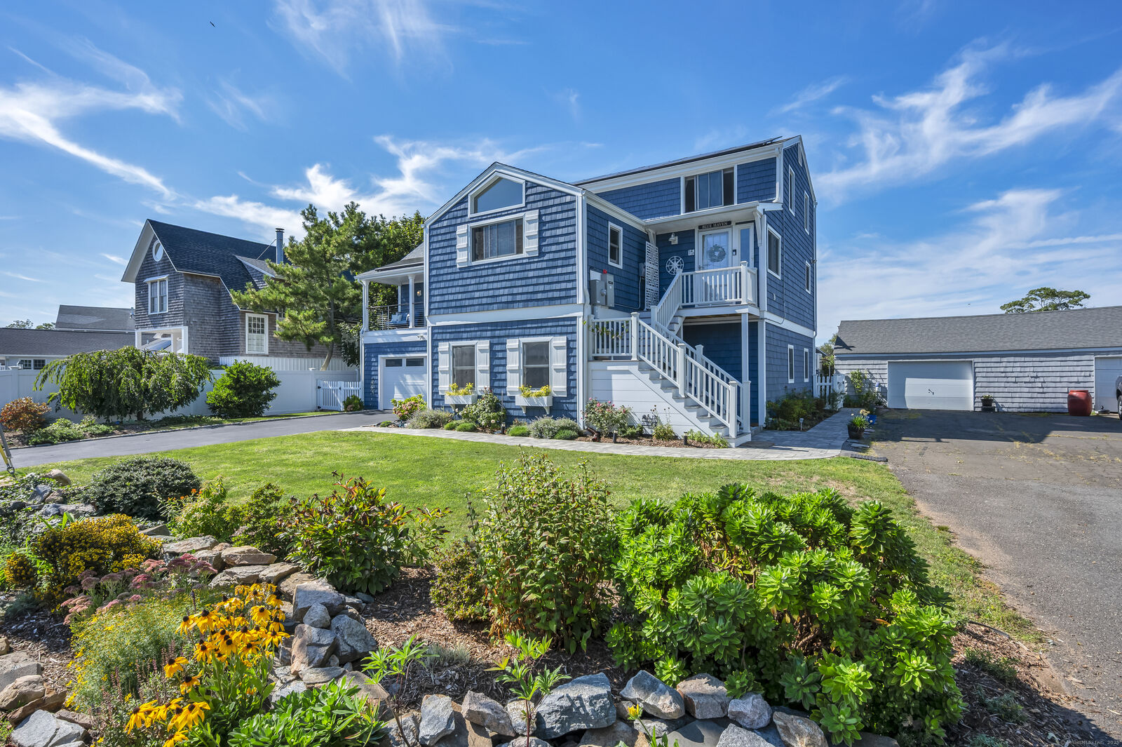 Property Photo:  15 Summer Island Point  CT 06405 