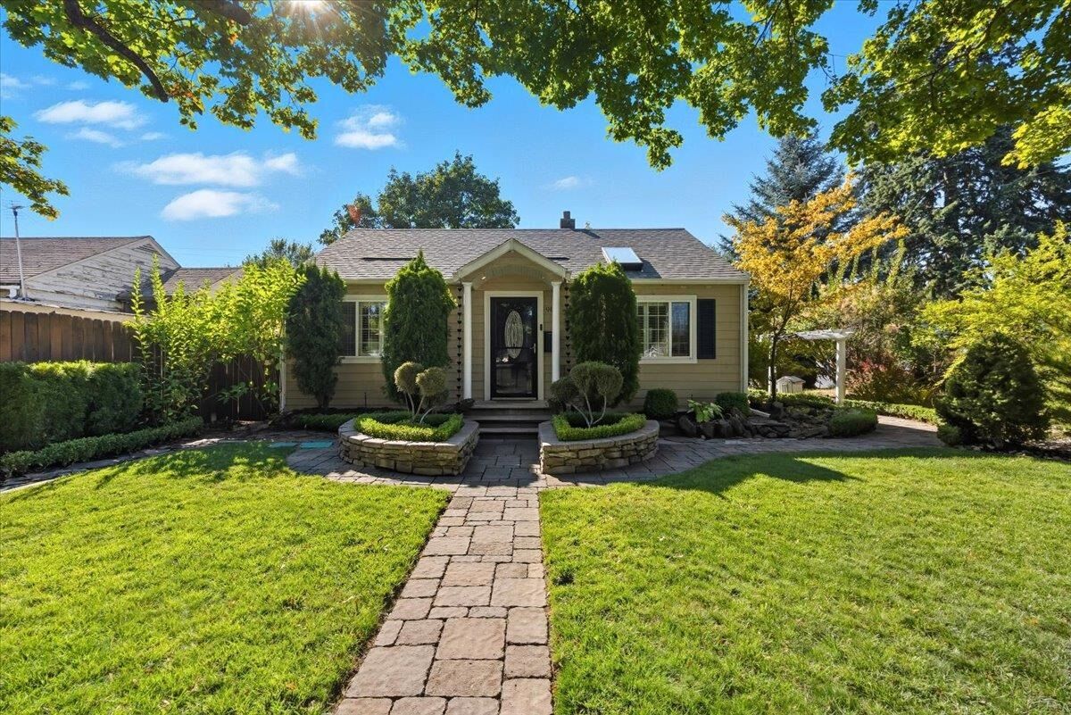 Property Photo:  904 E 31st Ave  WA 99203 