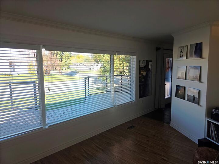 Property Photo:  302 8th Street E  SK S0A 4T0 
