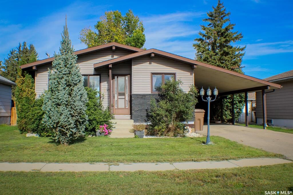 Property Photo:  315 Kinistino Avenue W  SK S0J 1H0 