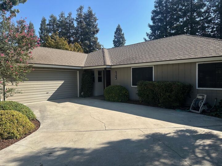 Property Photo:  2936 S Conyer Street  CA 93277 