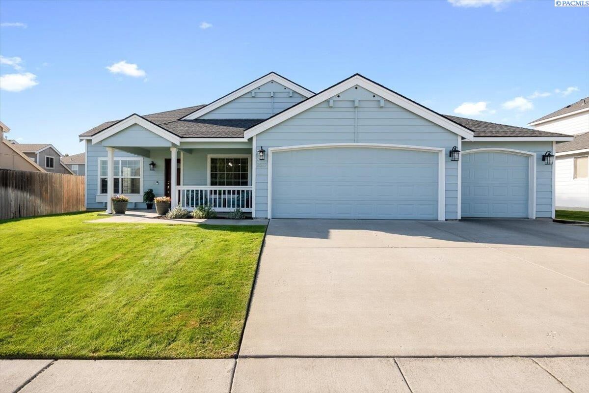 Property Photo: 2527 W 33rd Place WA 99337