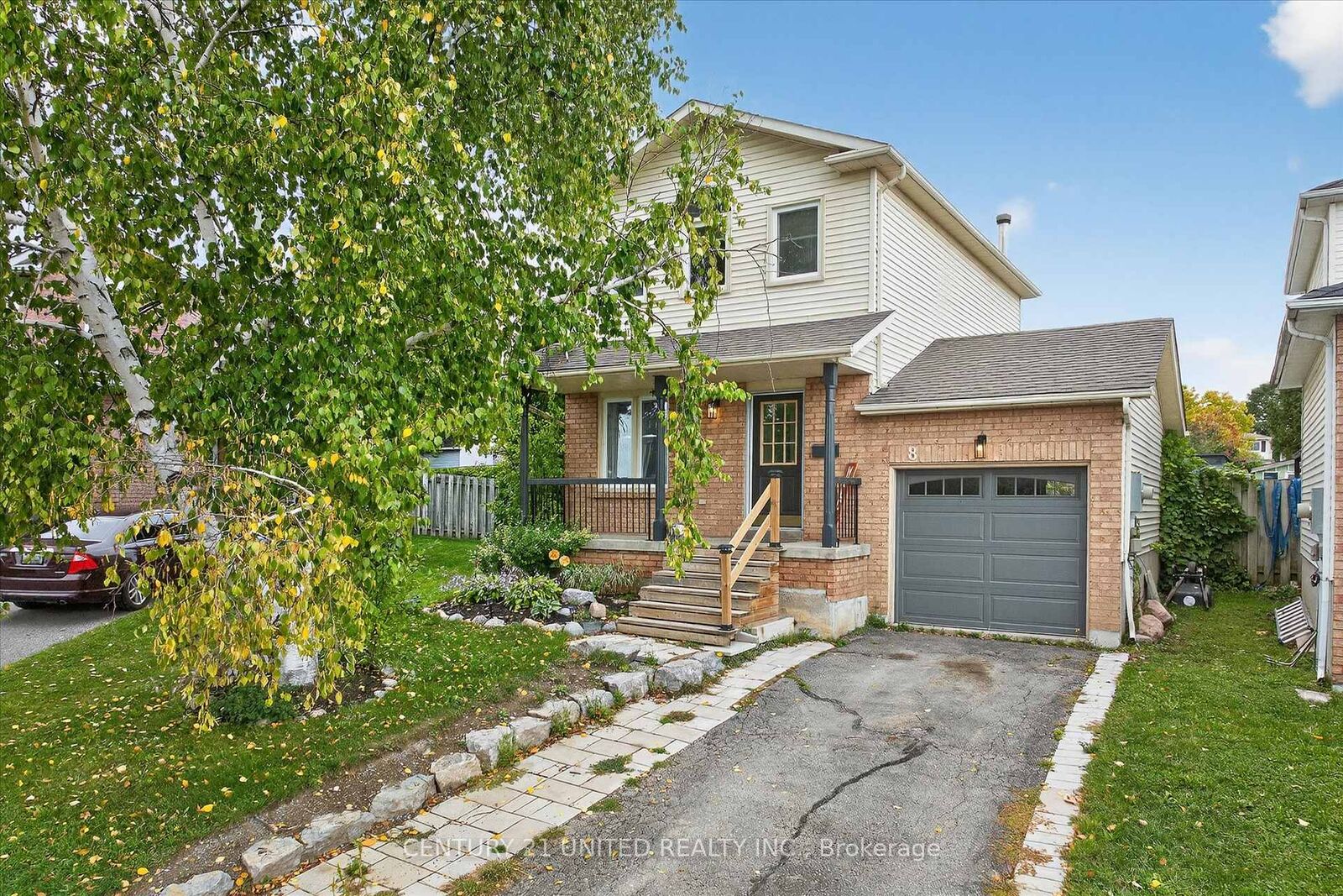 Photo de la propriété:  8 Chalk Court  ON L1A 4G4 
