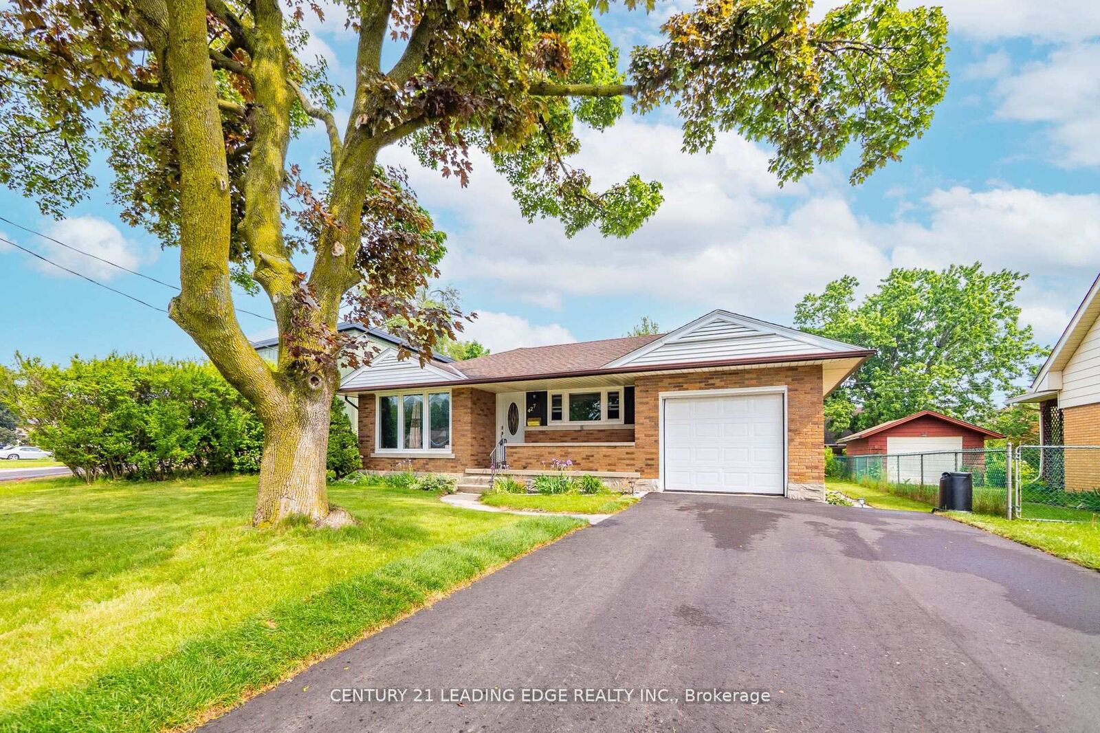 Photo de la propriété:  427 Krug Street Main  ON N2B 1K9 