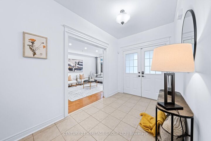 Photo de la propriété:  229 Willis Drive  ON L4G 7M2 