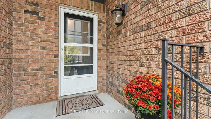 Property Photo:  330 Sparrow Circle  ON L1V 6Y3 
