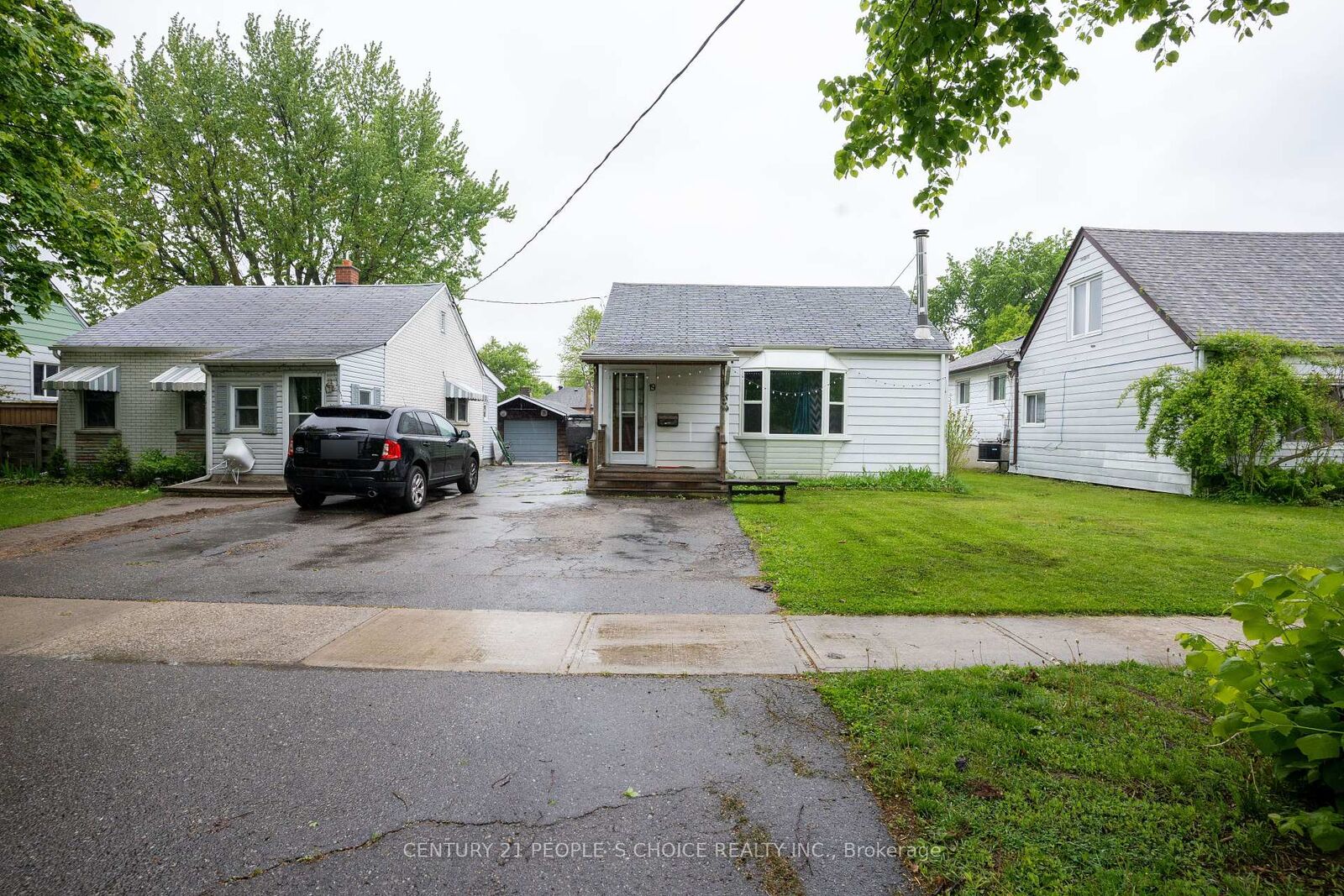 Property Photo:  19 Sunset Boulevard  ON L1X 1W7 
